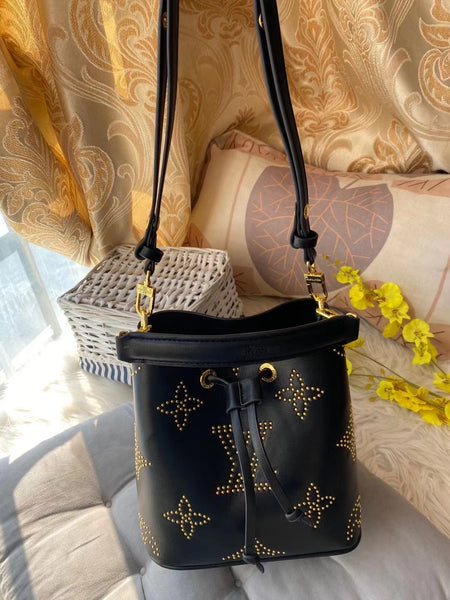 Néonoe BB Studded Log Bucket Bag