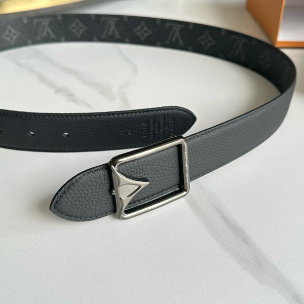 Elegant and Stylish Reversible Leather Belt