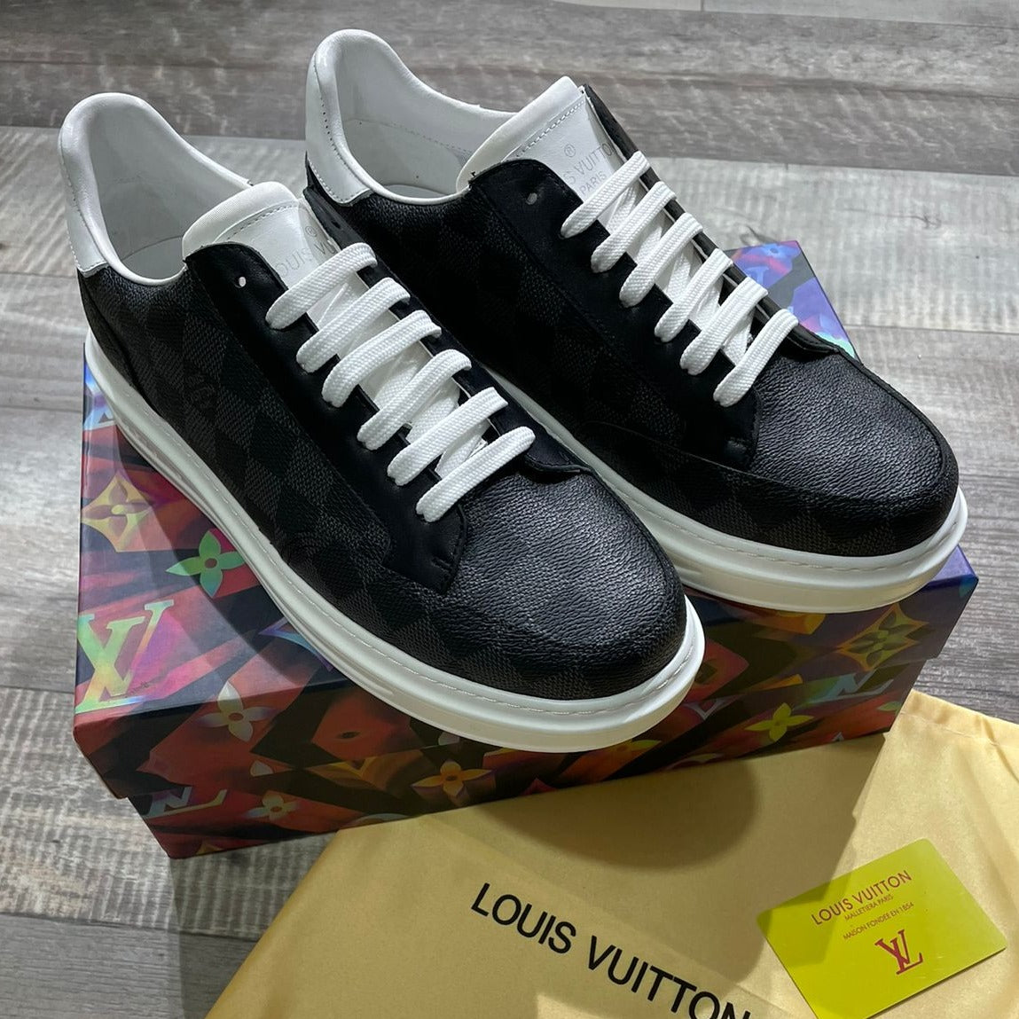 Premium Low Top Sneaker