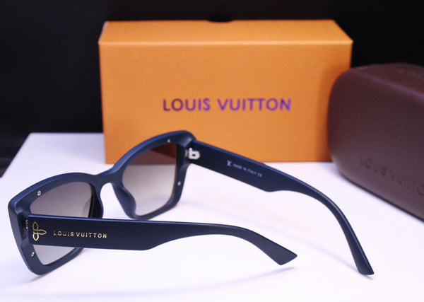 Large Golden Detailed Frame Sunglass