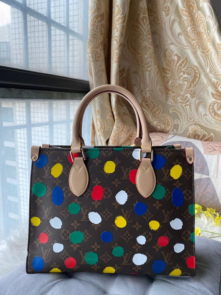 Medium size Polka dots Hand Bag