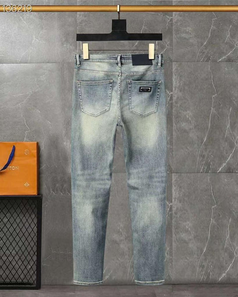 Unveiling the Trendiest Slim Fit Jeans for Men in 2024