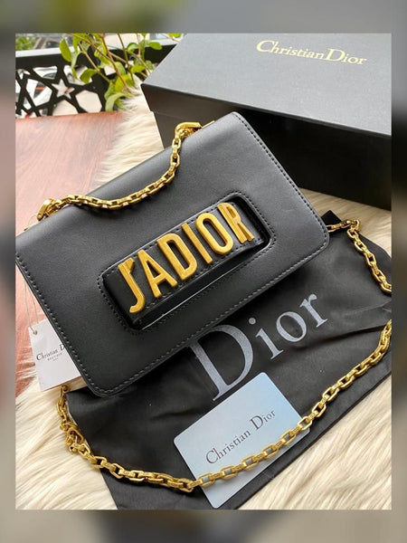 Medium  Flap Bag With Chain Shoulder GHW