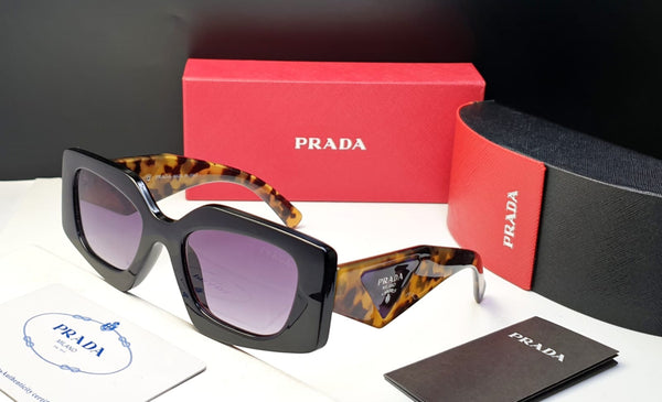 Sunglasses with Brand logo