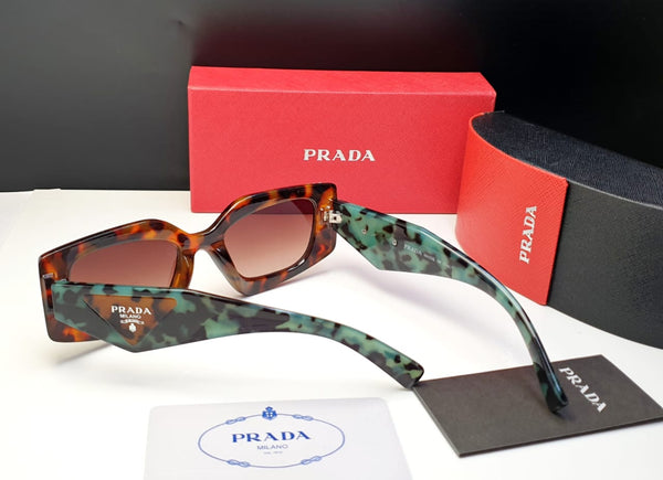 Sunglasses with Brand logo