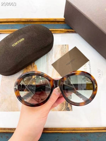 Elegant & Stylish  Round Sunglass For Women