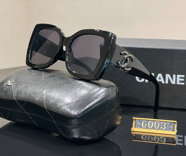 Luxury  Oversized  Sunglass For Women  With Initial  Logo