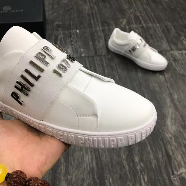 Luxury and Elegant Low-Top Sneakers With Logo Initial