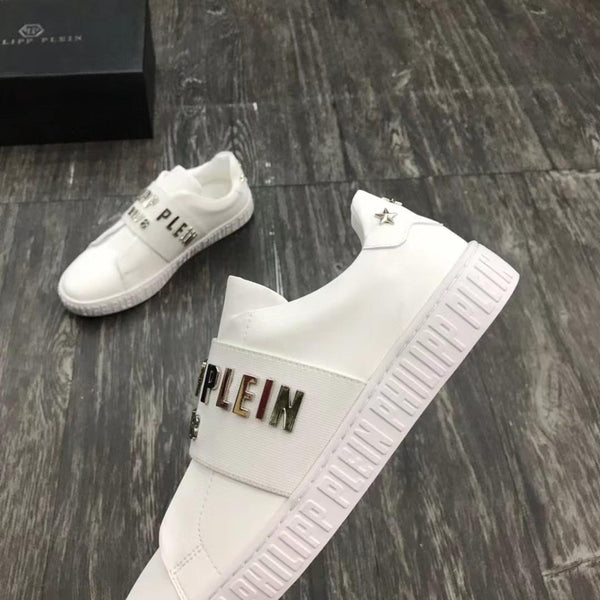 Luxury and Elegant Low-Top Sneakers With Logo Initial