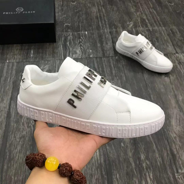 Luxury and Elegant Low-Top Sneakers With Logo Initial