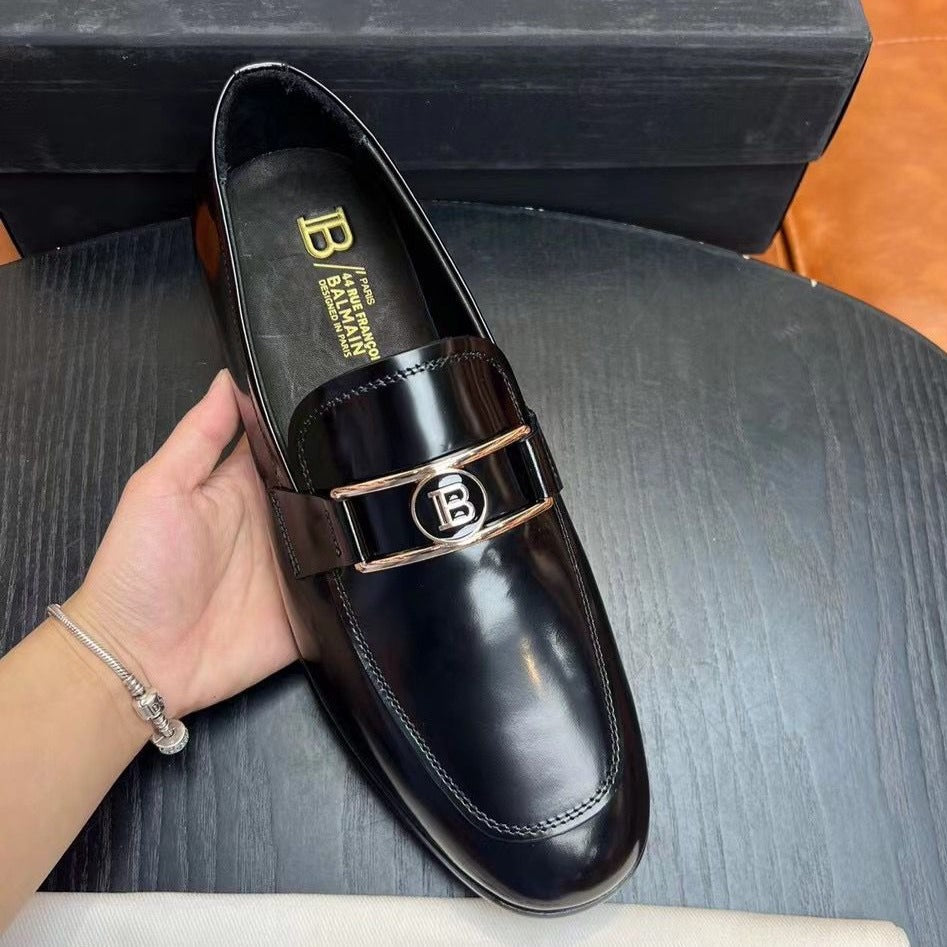 Men Premium Loafers With Metal Accent