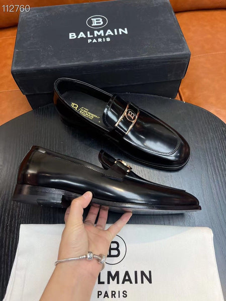 Men Premium Loafers With Metal Accent