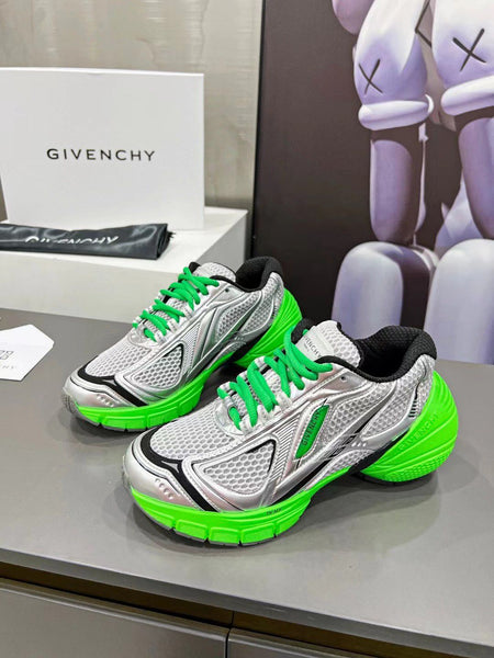 Men MX Runner Sneakers In Mesh