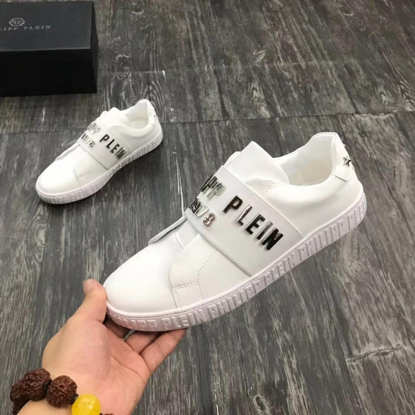 Premium Low-Top Sneakers With Logo Initial