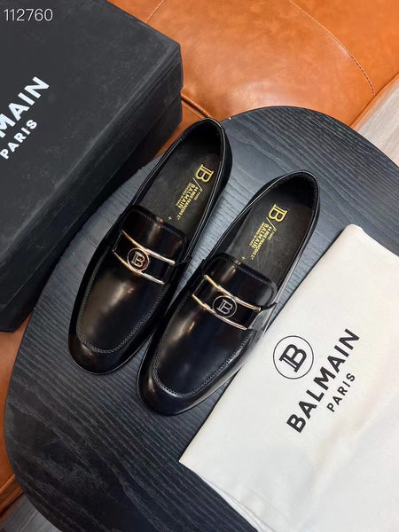 Men Premium Loafers With Metal Accent