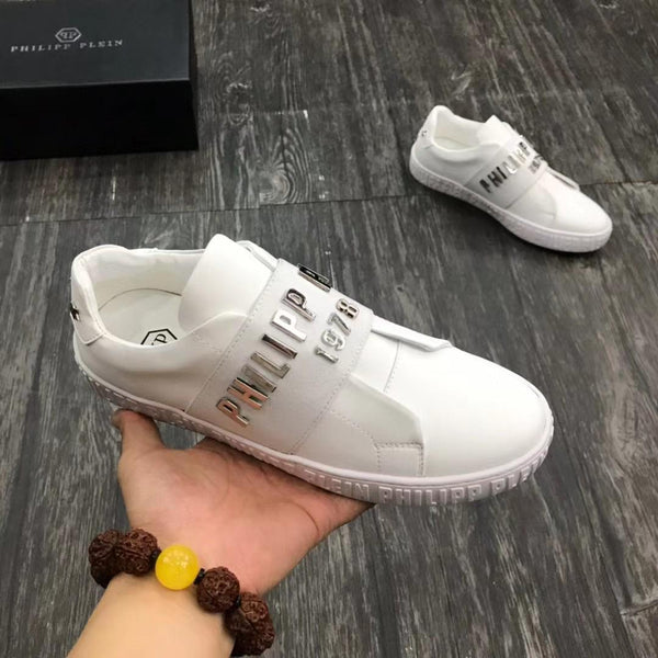 Premium Low-Top Sneakers With Logo Initial