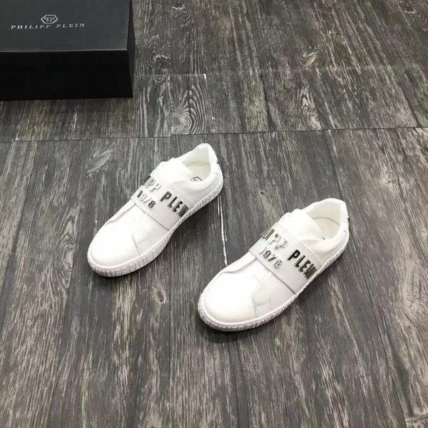 Premium Low-Top Sneakers With Logo Initial