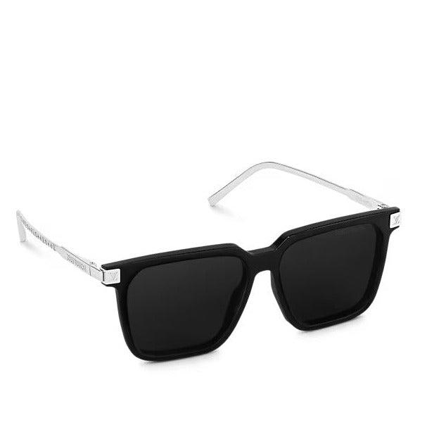 Sleek Design Engraved Logo Sunglasses