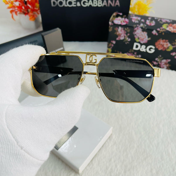 Luxurious Aviator Sunglasses With Logo initial