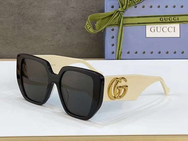 Women Branded Geometric Sunglasses