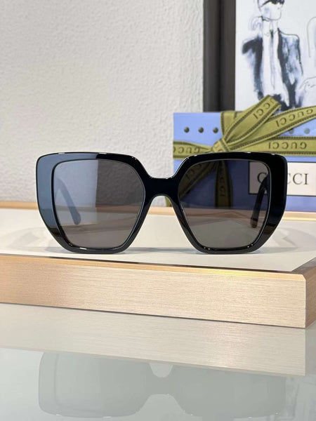 Women Branded Geometric Sunglasses